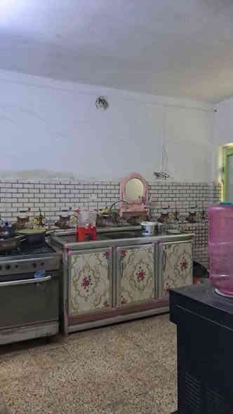 مكتب ولايه علي 

بيت للبيع حي ميسان منطقة 24 طابو صرف 

المساحه 115 دولان عرض الدولان 3 متر 

طابقين فوك افويز كامل 
غرفه و صحيات 
جوه غرفه او استقبال  او مطبخ صحيات فوك او جوه  
البيت اعكاده 

الشوارع مبلطه عرض الشارع 12 
قريب على شارع الكيات .. مدارس قريبه خدمات كامله

السعر المطلوب 75مليون وبي مجال 

للاستفسار اتصال أو واتس اب 
***********
أبو علي العبدلي
