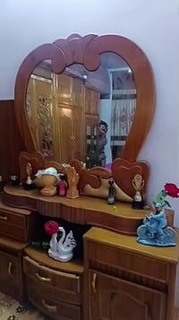 غرفه اخشاب • نضيفه • للبيع