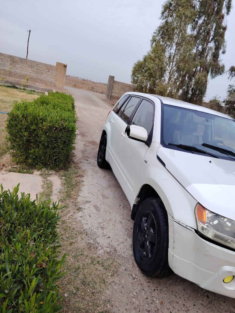 السلام عليكم
سازوكي فيتارا 2008 
محرك V6 2700 
كير ممتاز 
ضفيرة مملعوب بيها 
تبريد ثلج 
تدفئة ع البلادي 
السيارة حلوه وكاعده نواقصها قليلة جدآ
رقم بغداد جديد قبل شهر كلمته 
تخم تاير +باتر جديد السيارة بدون اي مشاكل 
مكان السيارة بغداد للتواصل ***********
سعر السيارة اتصل ونحجي بي
