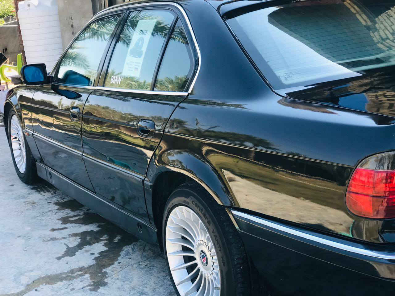 سلام عليكم من رخصة الأدمن المحترم 
بي ام دبليو للبيع المواصفات 
740 
موديل ١٩٩٧
رقم ديالى  دولي 
باتري جديد 
صبغ جماليه 
برده كهرباء 
مابيه اي حادث  ولا طخه
دبل جام تخم تاير جديد 
نقص تبريد وحداديه أمامي  ينزل من سعر السياره
السعر ٦٧ وبيه مجال  خابرني وتدلل  
***********
***********
العنوان الحله الحمزه الغربي
