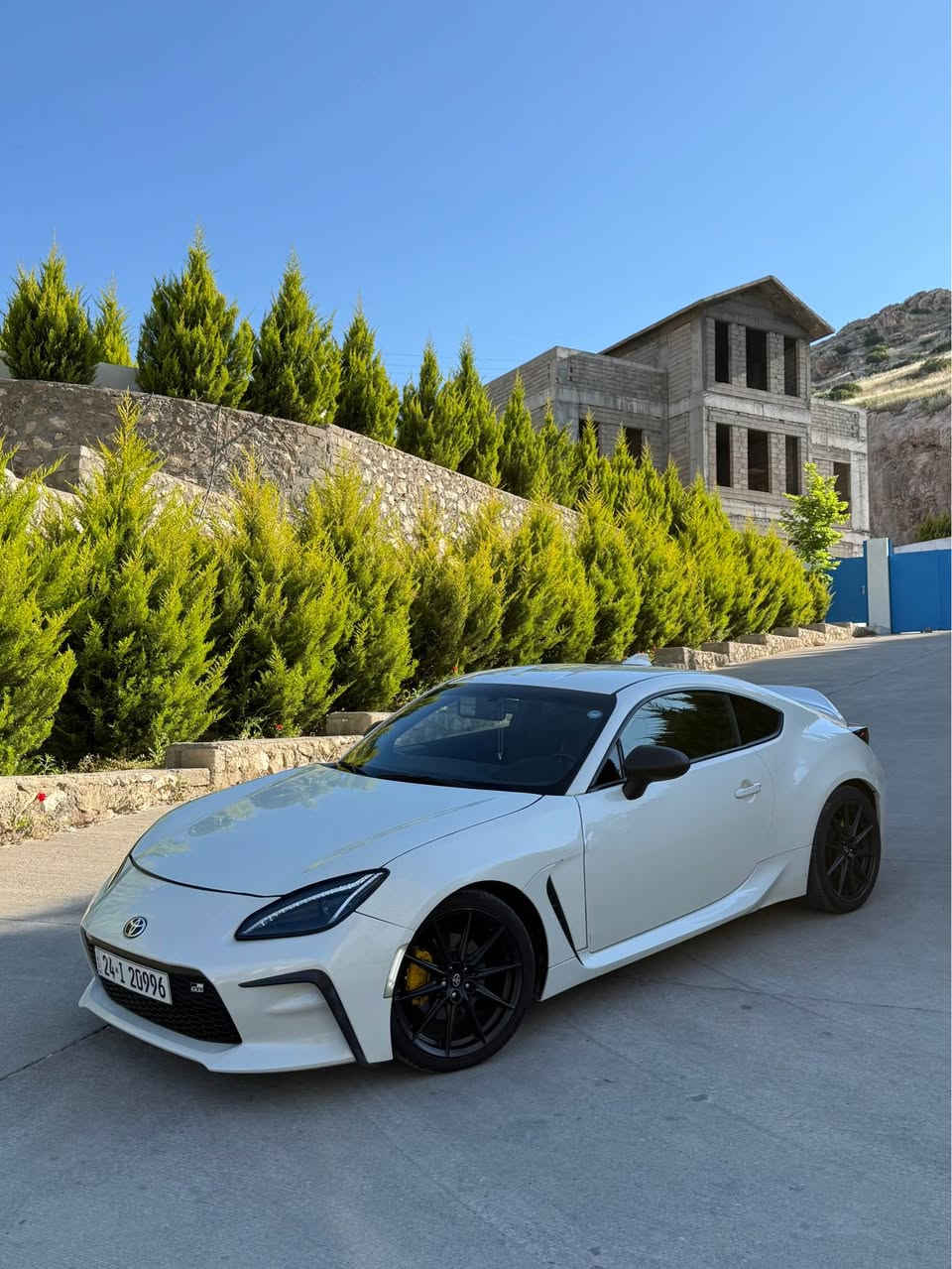 تويوتا جي ار ٨٦ | TOYOTA GR86 

الموديل : ٢٠٢٣ | 2023
بريميوم أعلى فئة | premium 

ماشية فقط 27 الف مايل 
مكان السيارة دهوك

اخوان السيارة بيها ٤ قطع صبغ بشرط بدون دواخل
بدون ايرباك بجم كبس حادث سطحي

(( السعر : 140 ورقة $ )) ومجال بسيط
و ليشوفها غالية يعبر المنشور بكلمة طيبه 

***********
(( *********** ))

 السيارة رقم دهوك بشرط التحويل

محرك 2.4 BOXER تنفس طبيعي

لايتات LED شكل كورفيت / سستم كزوز Corsa
كير توماتيك / داخل شامواه و جلد 
ابل كار بلي / دواخل كاربون فايبر
السيارة كلش جديدة بمعنى الكلمة 

رقم شاصي ((JF1ZNBF14P8755481)) دهوك, العراق
