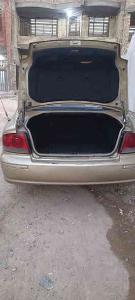 السلام عليكم 
سوناتا 2002 رقم بغداد دولي باسمي
وارد امريكي كيل بدون حادث
محرك ستة سلندر 2700 وكير حاوية لوك جديد  
راديتر حاوية
كمبريسر حاوية وتبريد بلادي ثلج
درايم شفت جهتين حاوية 
حدادية امامي ودبلات جديد
حدادية خلي جيدة جدا ودبلات جديد
تخم تاير جديد
باتري جديد
كهربائيات بلادي كلها شغالة 
ريمونت سنتر لوك اربع أبواب وجنطه
جهاز إنذار بلادي
ارضيه جلد وداخلها بلادي نظيف كلش
ضرر باب خلفي عكس السايق بدون اي داخل
السياره كلها كلها ليبل واحد
مكانها بغداد السعر ٦٥  (***********)
