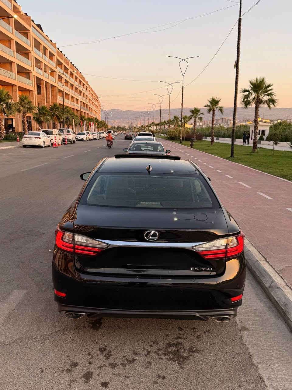 LEXUS ES350 2018 🔥✈️
 سەیارەکە زۆر جوان و تازە ماوەتەوە 150 هەزار کیلۆمەتر ڕۆشتووە ناو قەیسی فوول مواسەفات (رادار و خەتی جادە,ئاوێنە ڕادار,کامێرە و حاسە,کوشن سارد و گەرم و خەزن,سوکان کارەبایی و خەزن,3 مۆدی لێخورین,زۆر مواسەفاتی تر.....)
مەسرەفی نیە ماڵی دۆستە دو پارچەی بۆیاغە بێ ناو گرتن بێ ئێرباگ تەحویل و غرامە بە شەرت 
نرخ:193 مامەلەیەکی برایانە
*********** السليمانية, العراق

