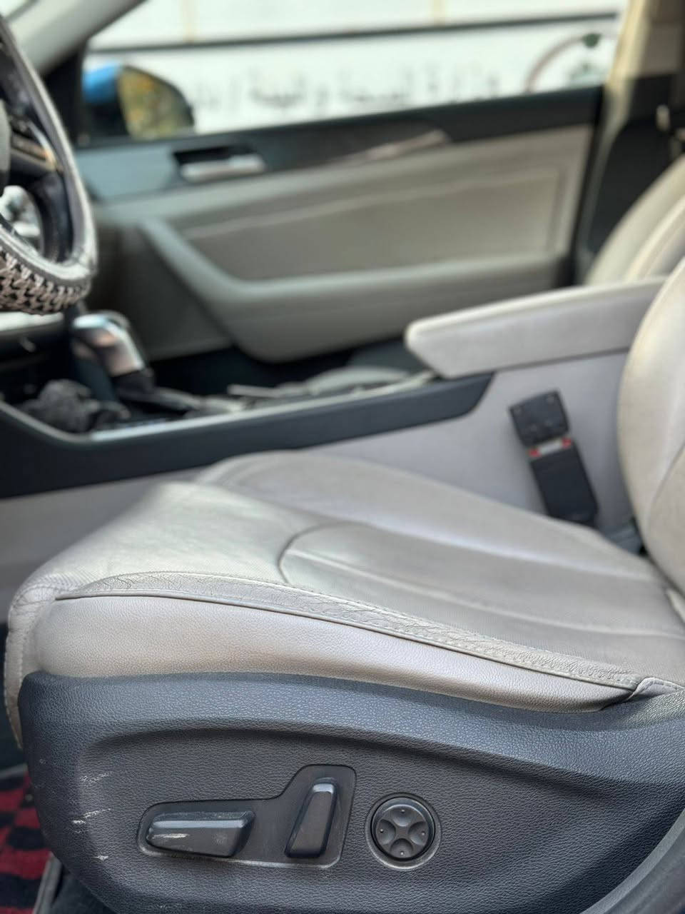 سلام عليكم سوناتا وارد امريكى موديل 18فول مواصفات حادثه بنيد وبيه صبغ بل جملاغات مكفوله من الشواطئ صبغ اثر شخوط مكينه مامفتوحه وكير وحداديه مكفولات مواصفات بصمه كشنات كهربائي فتحت سقف وبعد بيه مواصفات سعره 125 وبيه مجال رقمي *********** مامتواجد على فيس
