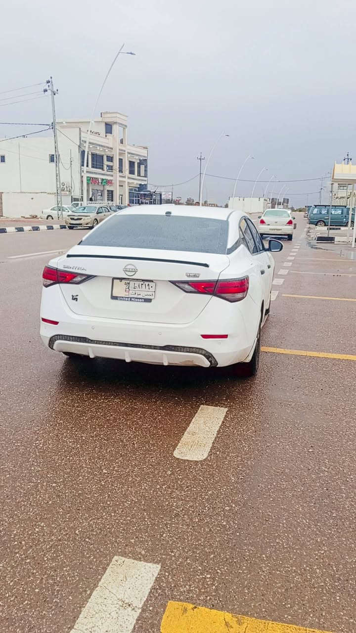 للبيع نيسان سنتره 2024 بس قطعة وحده البنيد مامتواجد على فيس نتصل على رقم ***********
