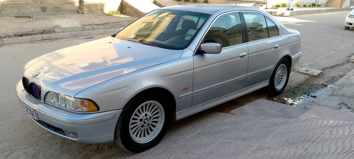 بي ام صقر موديل ٩٨
بلادية بيهة ٣قطع تقريبا صبغ اثر شخوط مكفولة من الحادث السيارة بلادية مو معمرة
رقم سليمانية سنوية بأسمي هزة جديدة 
كير تبترونيك دبل كير 
محرك ٥٢٥ مسكر تك فانوص المرغوب 
لايت حاجب 
تحكم ستيرن 
شاشة اندرويد 
كامرة
تبريد ثلج وية السويج
صدر جديد 
تخم تاير 
محرك وكير ممتازة
السيارة جاهزة من جميع النواحي 
السعر ٩٨ بيهة مجال قليل
مكاني الرمادي
للاستفسار ***********
