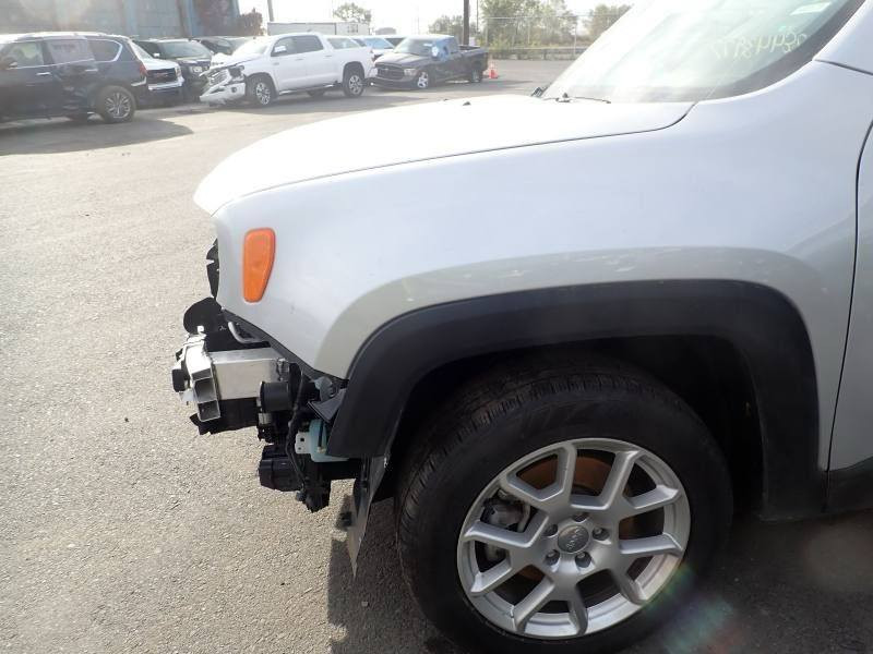 السلام عليكم...
للبيع جيب رنيكيد موديل 2019 
تو ويل فئه لاتتيود.. محرك 2400.. رقمها اربيل.. 
حادثها الجاملغ الامامي الايمن والباب الأمامي الايمن ومبدلات...المحرك مبدل بي كازكيت فقط أثر عطل الواتربم وحمت وكام الكازكيت... السيارة عندي وكاله بيها وصاحبها ابو معرض بكركوك...بس نتفق ثاني يوم تروحله ويحولها بأسمك... السعر ١٢٥ ورقه....التواصل ع الخاص او الواتساب.
***********.
