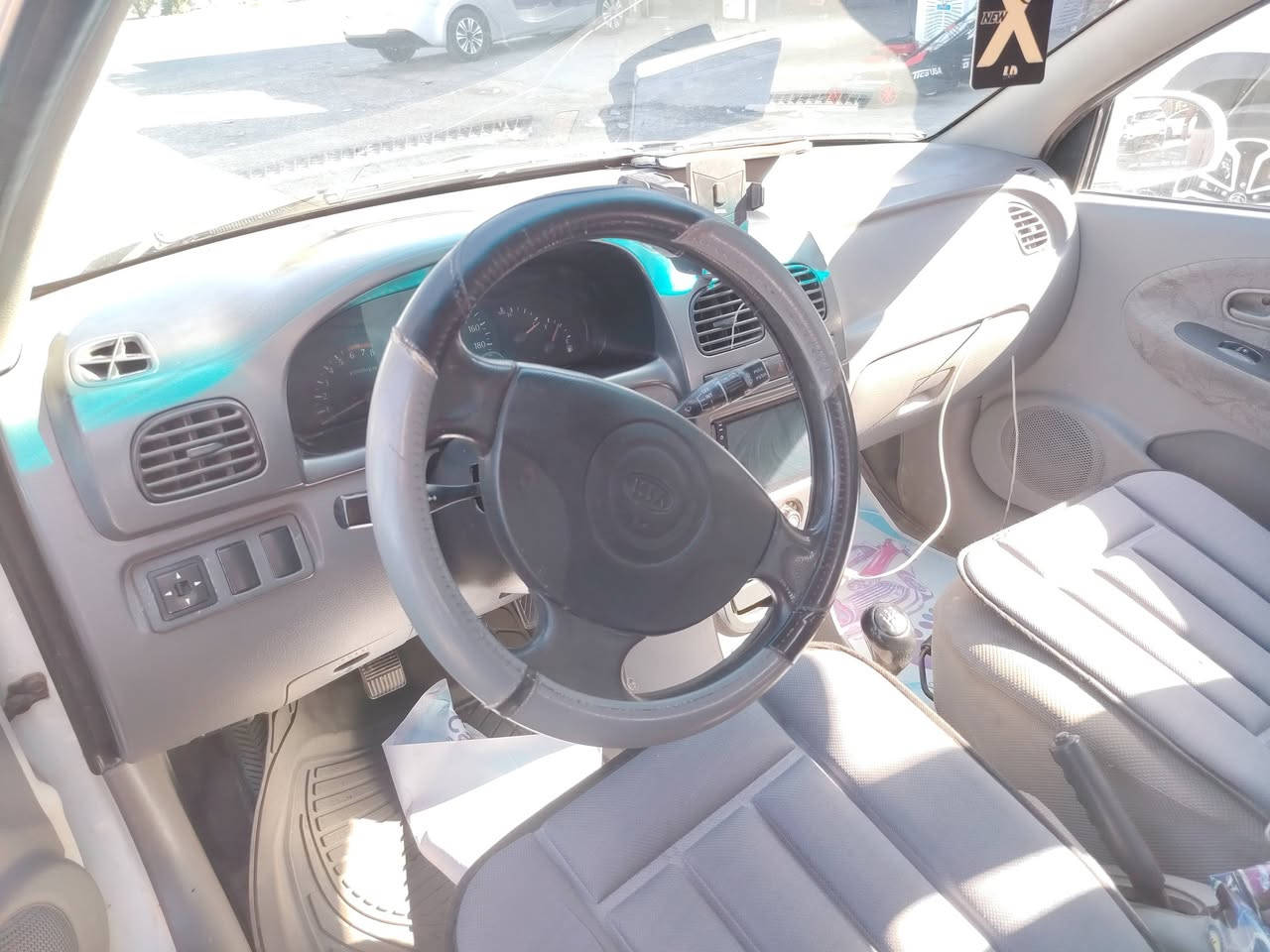 كيه ريو ٢٠٠١ محرك ١٦٠٠ كير عادي
بحاله جيده مصبوغة حزام
 السعر ٣٦اوبيها مجال بصيط 
العنوان بغداد رحمانيه الشعله الخطيب
*********** واتساب
