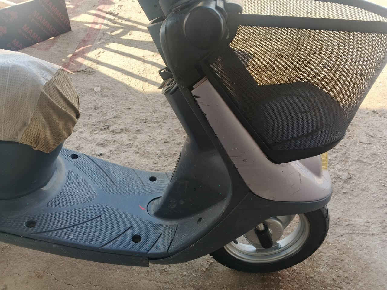 السلام عليكم ورحمه الله وبركاته 
ورمضان كريم عليكم 
دراجه  للبيع🛵  منغولي إم  السله شرط ما مفتوح محركه 
السعر 300  وبيها مجال بسيط حگ الجيه 
العنوان كربلاء الحسينيه
 عون عليه السلام 
***********
ابو اسلام
