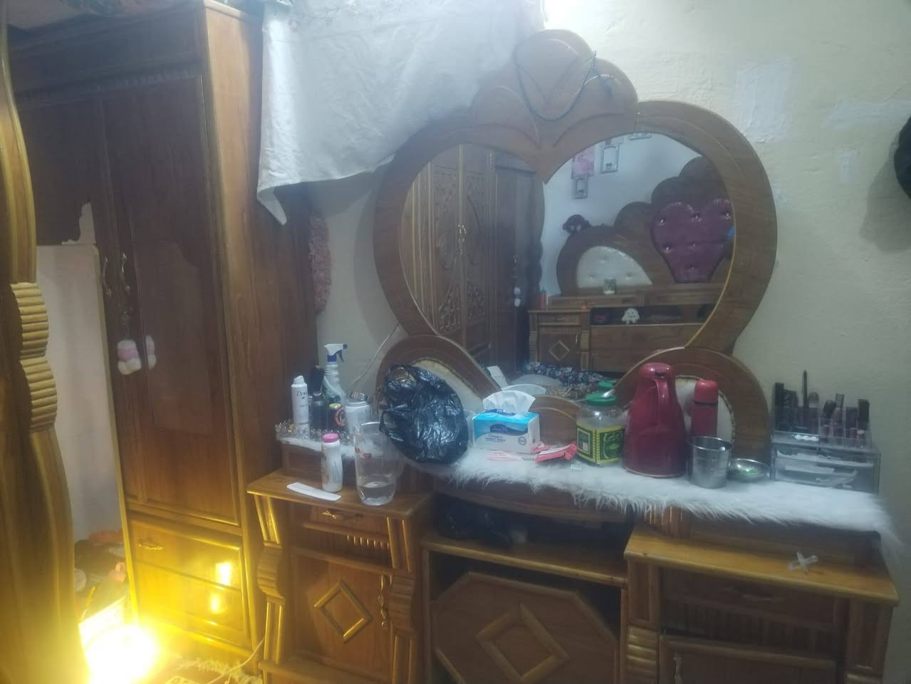 السلام عليكم
غرفة نوم اخشاب قوي 
شغل الحله
الغرفة نضيفة ومستخدمه فتره قليلة
كاملة مع كل الملحقات
للاستفسار
***********
متواجد على الوتساب عمارة, ميسان
