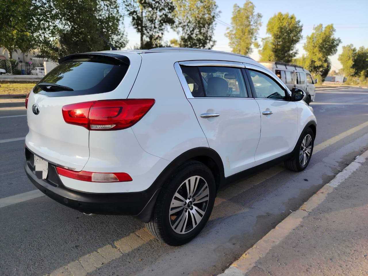 السلام عليكم 
للبيع سيارة سبورتج موديل 2015 وارد خليجي رقم بغداد مشروع وطني محرك 2000 جي دي اي السيارة مسجلة بسمي اني صاحبها الشرعي السونار مرفق مع الصور ماشية 140 كيلو متر حقيقي محرك كير صدر كفالة عامة تبريد ثلج السيارة حلوة او جديدة او جاهزة او حيل نظيفة السعر 143 اوبيها مجال للطيبين العنوان بغداد الغزالية رقم الهاتف   ***********
ملاحظة الرقم بي واتساب 
اتصل اوبيك خير ودلل بغداد, العراق
