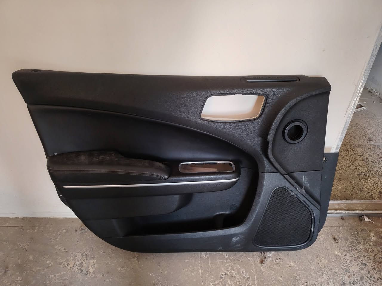 السلام عليكم
غرفة جارجر بوليسي موديل 2021 كشنات وبطاين وارضية وتنتة كامله بدون اي نقص جديدة
السعر 450  الف 
بنيد تجاري مصبوغ اسود
السعر 100 الف
***********
مكان بغداد غزالية
