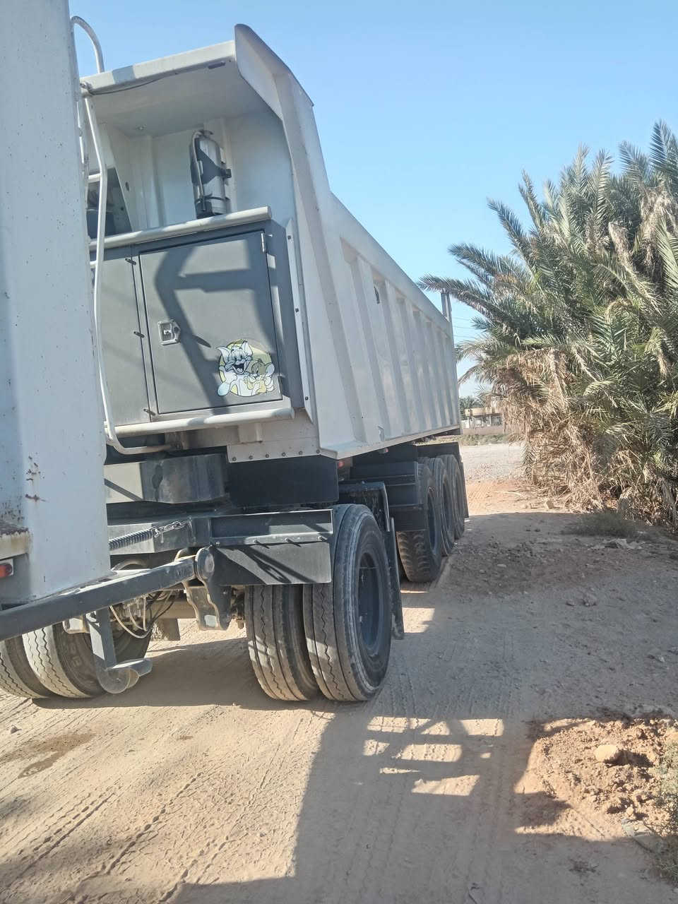 سلام عليكم مقطوره للبيع تسكام ابودواد فلوج تخم تاير مديل ٢٠٢٥ طول ٧٤٠ ارتفاع ١٤٠ تسكام جديد ***********
