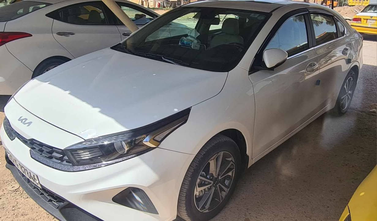 سيراتو مكينه 2000 ( خـليـجـي )
دوش كير At  ارييل وكاله شركه NIM 
تاريخ انتهاء السنويه 2028// ماشيه 28000 الف  بدايه راس السنه وكعت بيها طلقه بالبنيد  وبيها شخط بالباب مال سايق  بسيط مصلح
تحويل او كاله جاهز بأسمي
  *********** موديل 2023
