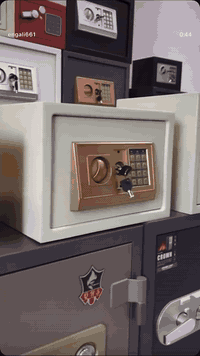 قاصات ذو متانه عاليه جدا للحجز وتساب 07717012407✅✅✅✅✅