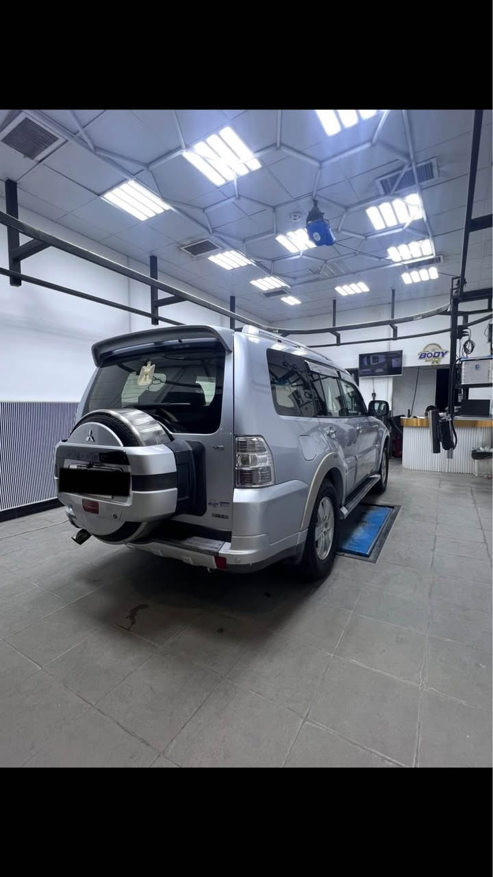 باجيرو (2008) رقمها بغداد 
هزه جديده
 حجم المحرك (3000) 
محرك كير مكفول لا تبخير ولا تنقيص
السياره مكفوله من الصبغ والتبديل 
بيها بوارد 2 خفيفات بجهت السايق فقط 
فول مواصفات 1/1 (حبتور)
تحكم ستيرن جهتين 
شاشه لمس 
زراكات لايتات 
دمام خلفي 
كشنات جلد تحكم كهرباء 
فتحه سلايد روف 
السعر (115) وبيها مجال 
العنوان بغداد الدوره 
رقم الهاتف ( ***********) بغداد, العراق
