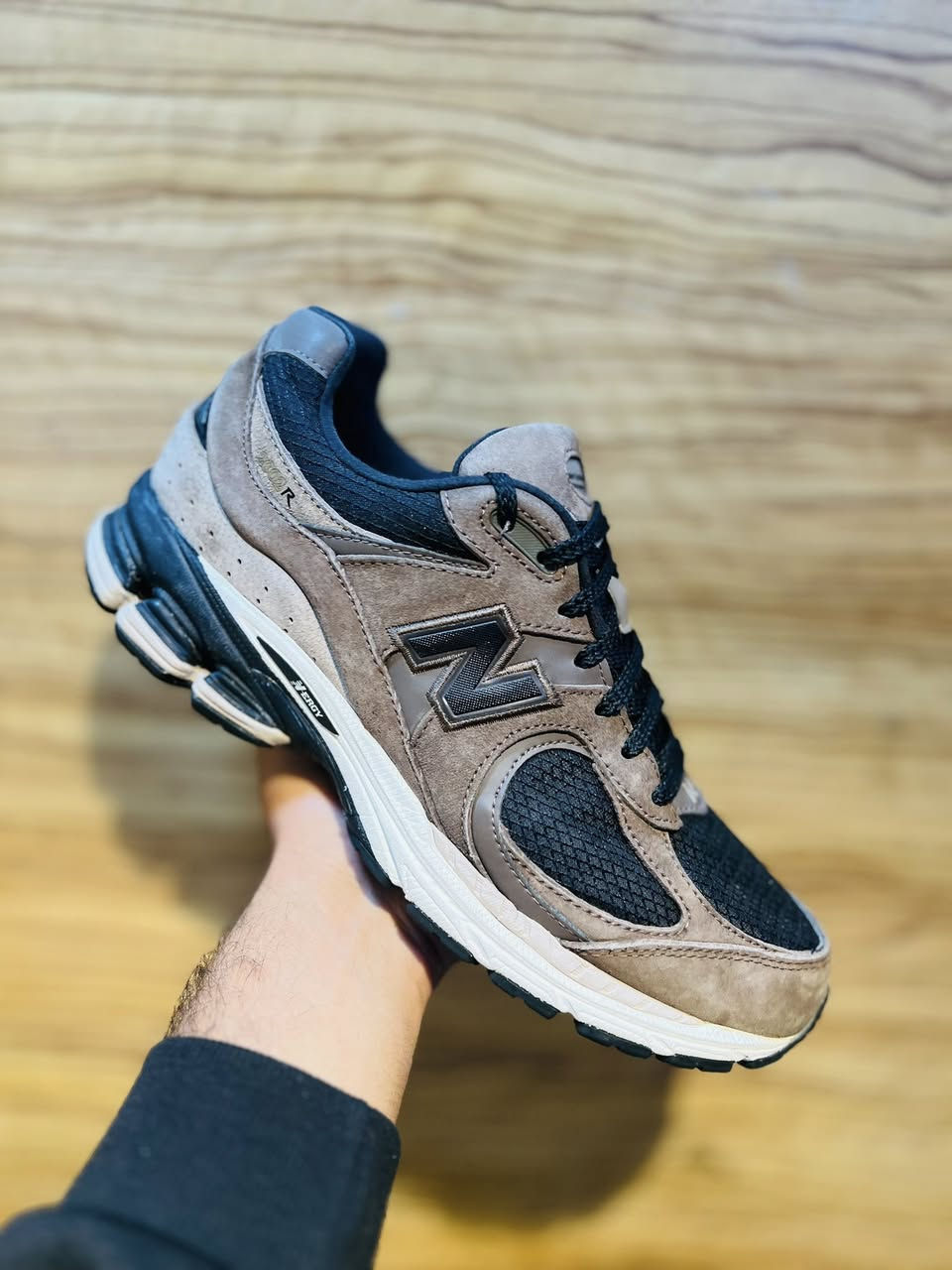 نيو بلنس باله اصلي 
جلد طبيعي
جل طبي فول راحه
اصدار حديث 
اللوان مختلفه
قياس44
طول القدم 28
النظافه تامه 
توصيل جميع المحافظات 
للحجز واتساب 
***********
