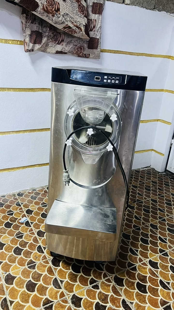 مكينه انتاجيه للبيع مكينه الايس اكريم التركيه شرط التشغيل خمسه كيلو تاخذ لحد يراسل ماسنجر اتصل عل خط وتدلل ***********
