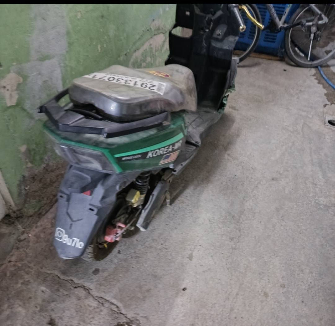 عندي هذول للبيع الرصاصي فول نضافه 6 بطارية تمشي بي شرط من البكر لي حي التنك روحه ورجعه سعرو 700 وبي مجال
الاخضر مدعوم بس شغال بس يحتاج بطاريات ادفع سعر  ***********
