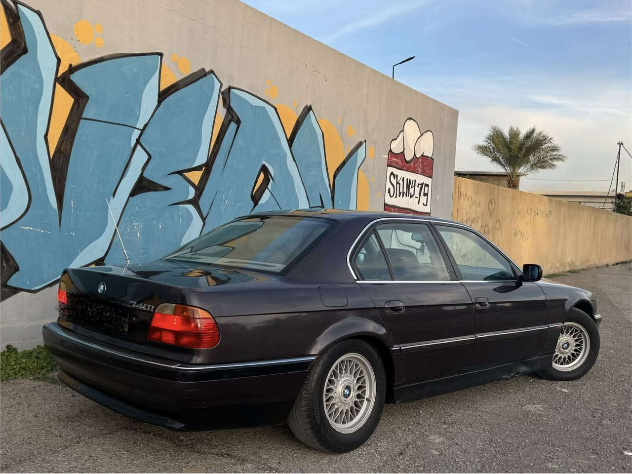 السلام عليكم للبيع
اصل E38 740 1995 رقم بغداد دولي بأسمي 
سلايد برده خلفيه 
الكهربائيات كلها بلاديه وكلشي يشتغل 
حساس امامي خلفي وشغال 
تلفون وكاسيتات 
بدون ضربه وبدون خياس بلاديه 
من ناحيه المكينه والكير والصدر 100% 
تبريد ثلج تدفئة شغاله كلها 
كشنات جلد وكهرباء الغرفه بلون السياره بلاد 
السياره خير من الله مناقصها شي جاهزه 
مكاني بغداد حي الاعلام 
*********** 
السعر 75 وبيها شي بسيط
