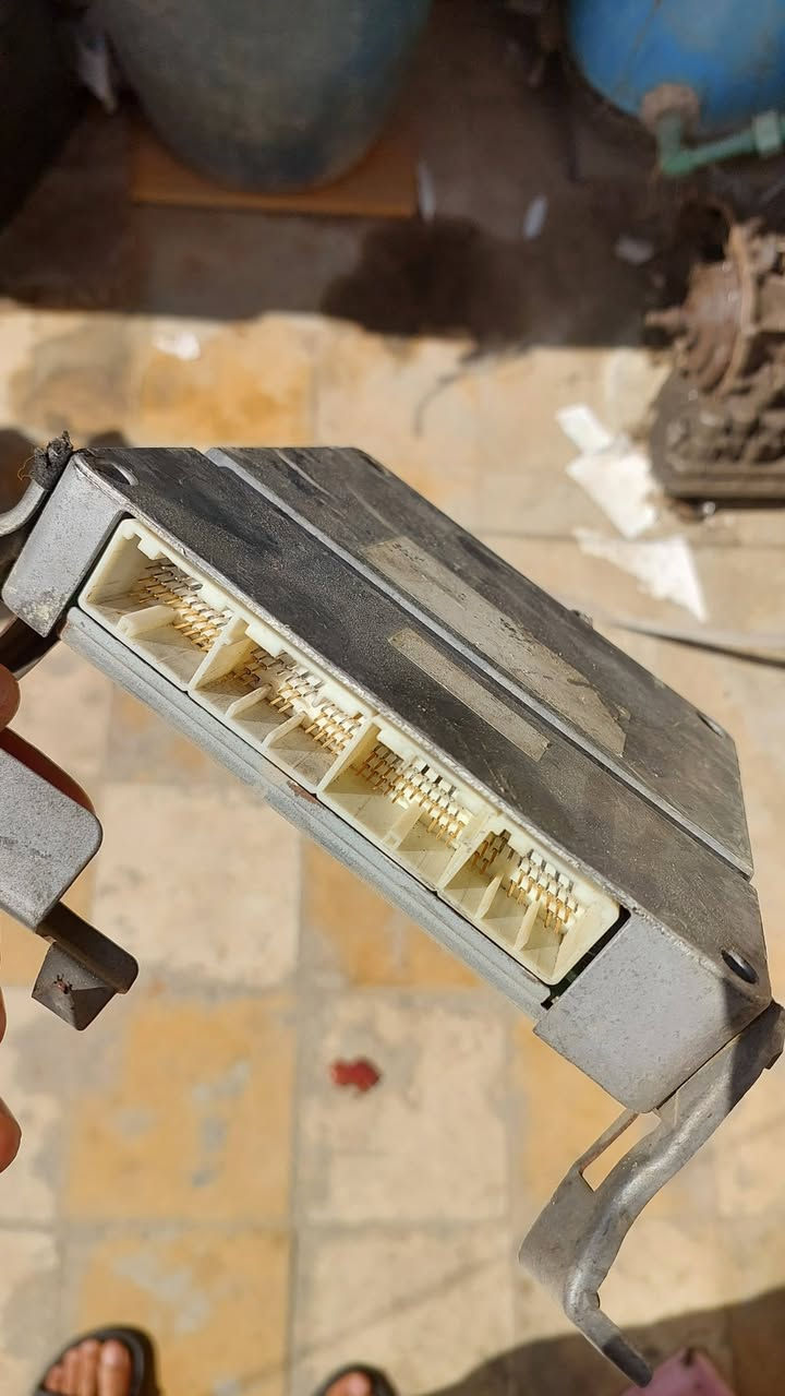 غراض كورلا بكاتجو 1nz 
كير اوتو بدون فنديشن شغال ب ٥٠
تورباين ب ٢٥ 
جويترات ثنين الواحد ب٣٠ مال كصة جدد
دكشن بارد ب ١٥ 
دبة باور جديدة مال كصة ب ١٠ 
قطرة مال كير ب ١٠ هية وقاعدتها 
داينمو ب ٥٠ 
ضفيرة ياباني اصلية مال كصة جديدة ب٧٥ 
عقل ب ٧٥
شوتة هي والجوين ب ١٠
مكاني مدينة الصدر
***********
