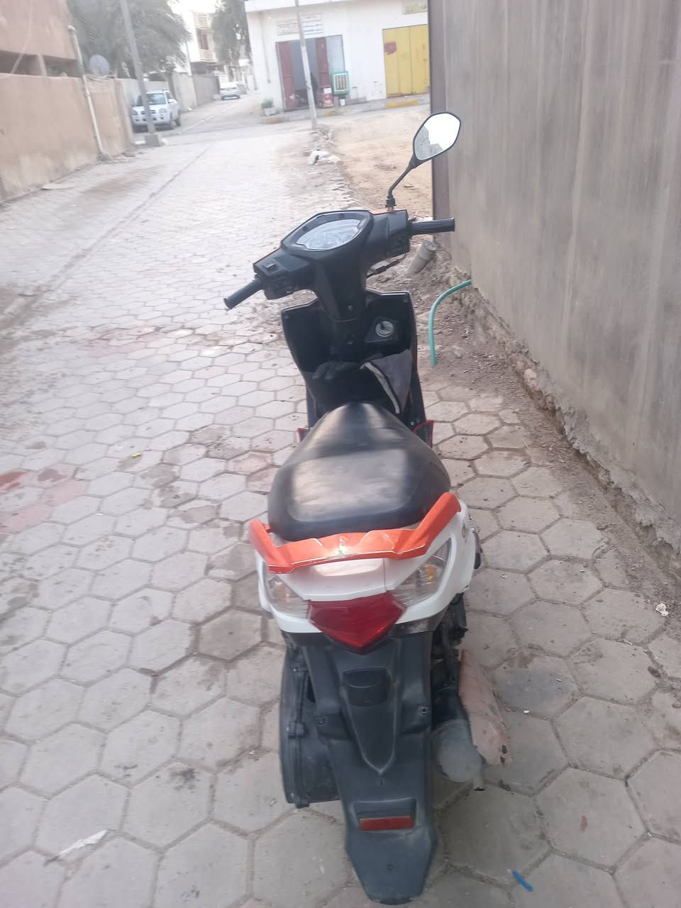 السلام عليكم ماطور للبيع سجل موديل 17 رمادي شارع 20 سعر 850  ***********
