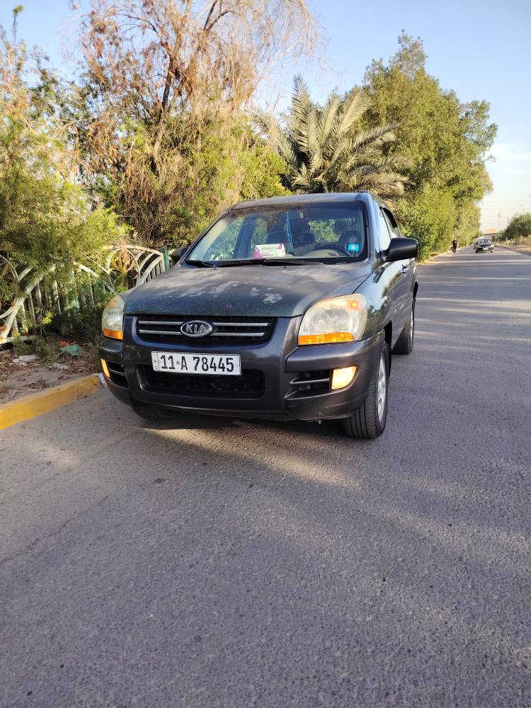 السلام عليكم كيا سبورتج للبيع وارد سعودي
موديل ٢٠٠٦
سياره ع أيدي مضبوطة

الگشر مثل مموضح بالصور
الداخل نضيف حيل
فور ويل 4x4

السيارة كاملة من گير مكينة كهربائيات تبريد تدفئة منضومة بانزين جديدة كلهه

تراي يخبل بيها صبغات عضمة جديدة
ترايك وين تريد

مكان بغداد الكرخ
عارضها ب٨٨ وبيها مجال للشراي

*********** موجود واتس اب بغداد, العراق
