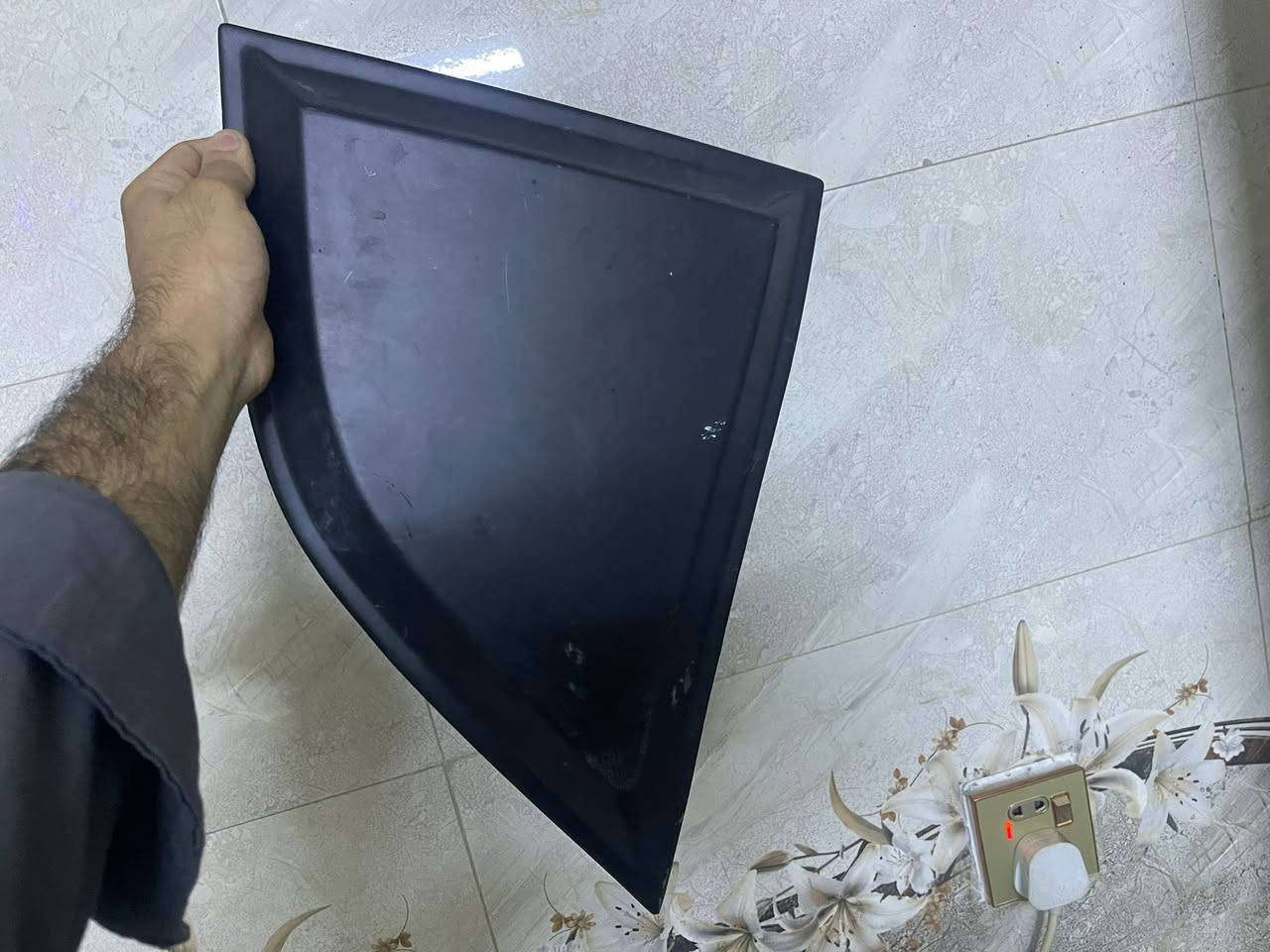 شلون الشباب 
زوج بطيخات بلادية ١٠٠ الف 
دركة ٤٠ مع التحكمات 
سكوبات المثلث زوج ب ٣٥ 
***********
