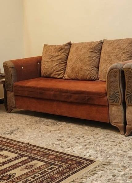 اغراض مال بيت للبيع مكان حي الجهاد الرفاق بغداد اكو توصيل بكروه ***********
