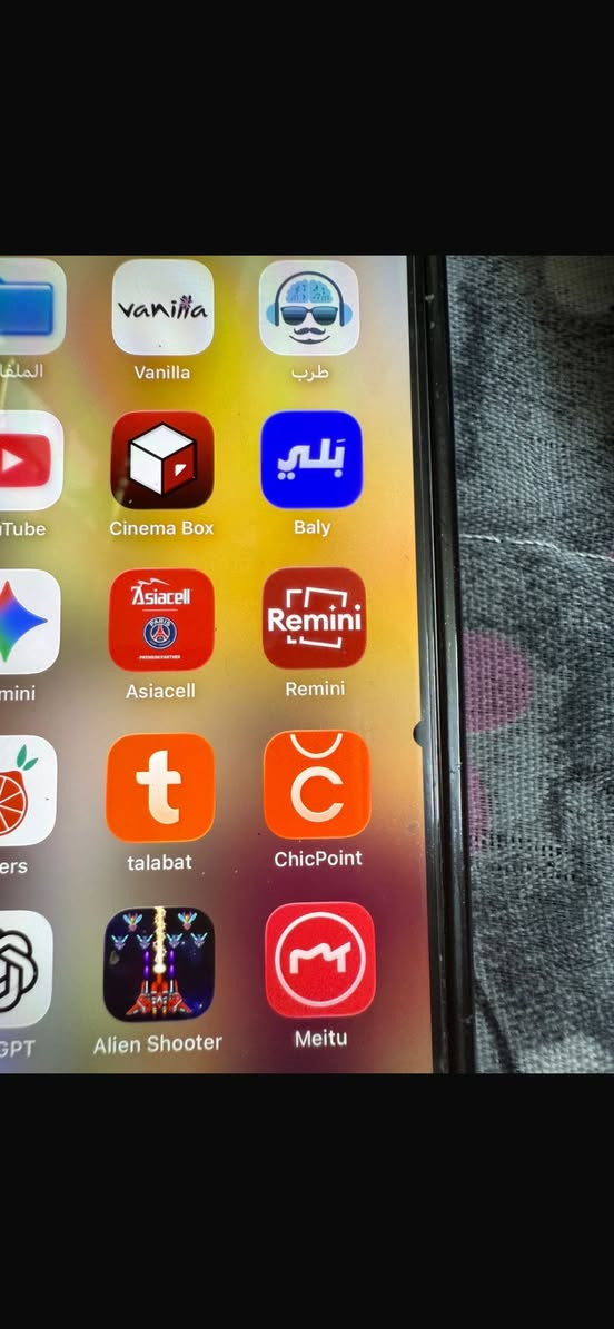 سلام عليكم
15ماكس للبيع

بطاريه 79

شاشه بيه اسود مثل ما موضح بصوره

لباقي مكفول من كلشي سعر ٧٥٠

***********
