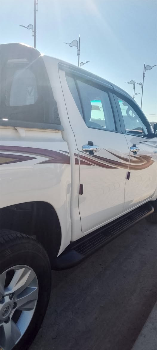 السلام عليكم للبيع فورويل عالي اوتوماتيك 2018تخم تايرات الشركة سبير مانازل ما ماشيه شي قليل برغي مامصلح بيهة كلة على وضع الشركة للاستفسار اتصل ***********
