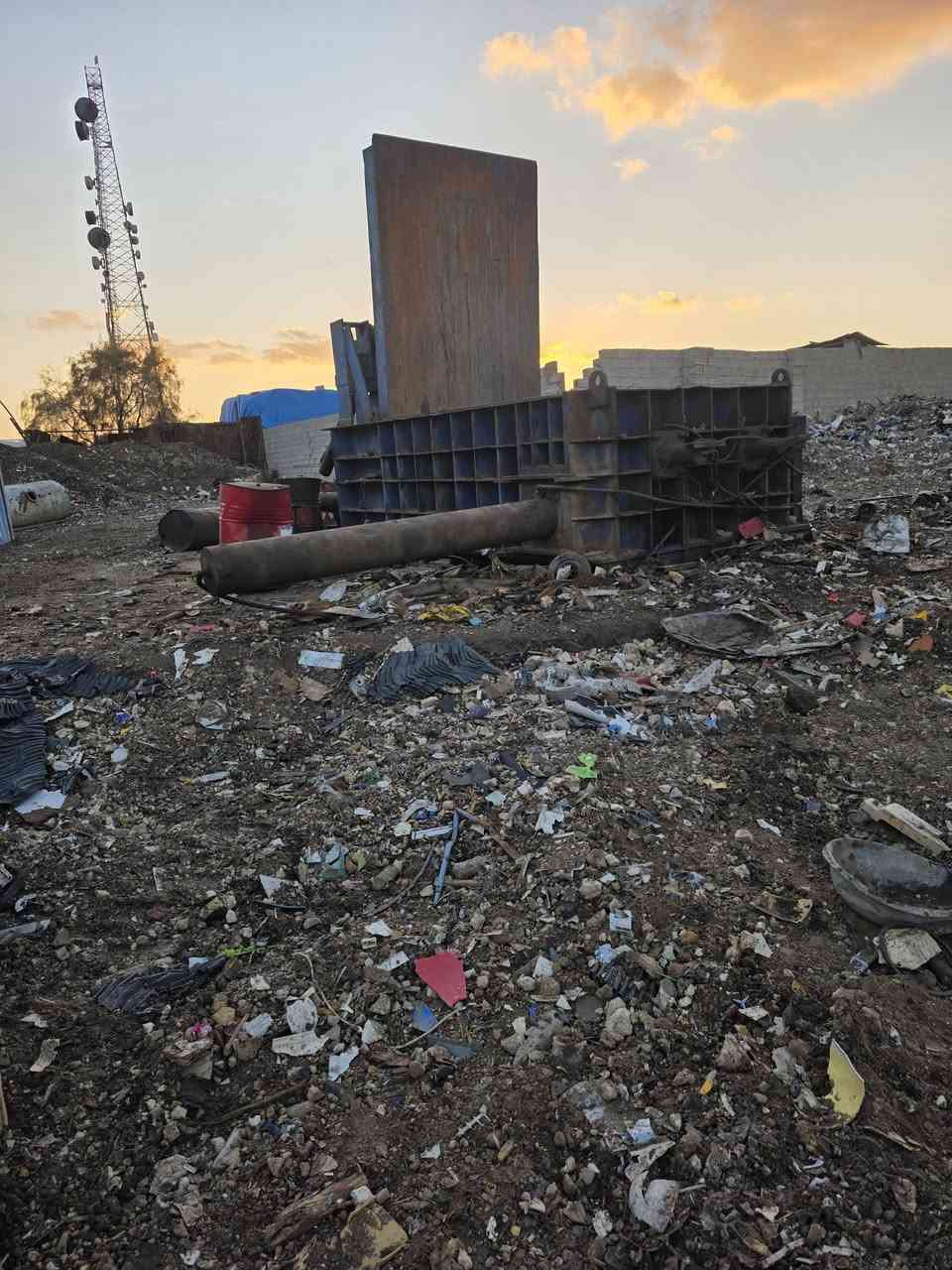 سلام عليكم مكبس للبيع مكان بغداد *********** ////***********
