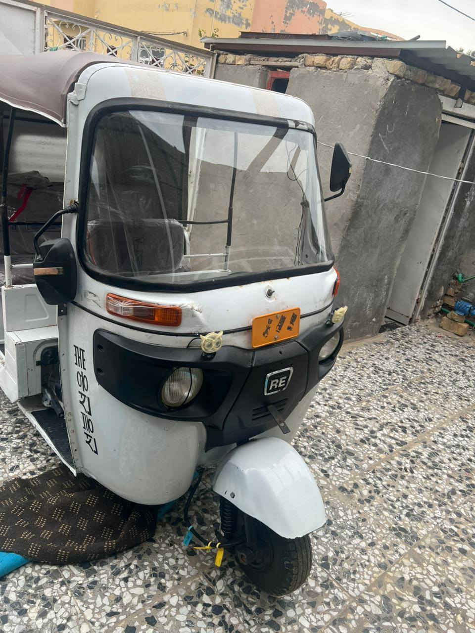 سلام عليكم تكتك لبيع مديل 20شهر 8وراق مكاني واسط نعمانيه ستفسارا عل رقم ***********
