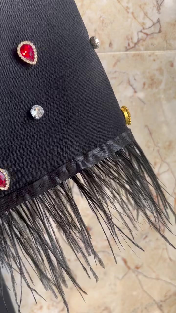 عيني عندي هاي العبايه للبيع هيه وشالها ب35 طول 158 وزن لل60


**إذا كنت صاحب هذا الإعلان وتريد حذفه لأي سبب، رجاءا أرسل رسالة إلى الدعم الفني**