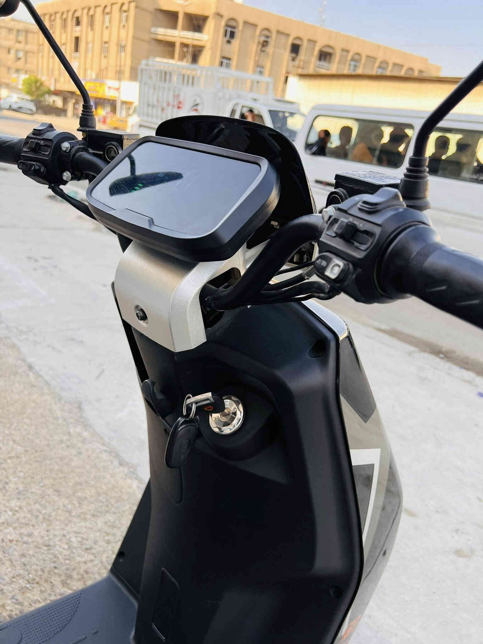 سلام عليكم دراجه شحن نوع 318 موديل 2025 ملف 2000 عدد البطاريات 6 
عدد النمر 4 عدد البصمات 2 
الدراجه جديده بمعنا الكلمه كله ع فحص  
شاشه كبيره السعر 675 وبيه مجال مكاني بغداد ***********
