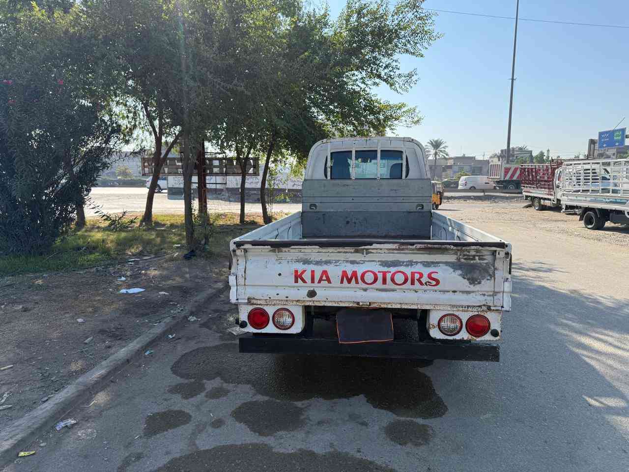 السلام عليكم كيا بنكو 3000 موديل 2007رقم صلاح الدين باسمي كير محرك كهربائيات كلها خير من الله بدون صبغ بعدها كشرها ع البلاد شاصي بلادي مابي اي فطر السعر 83ورقه وبيها مجال بسيط تحويل ثاني يوم مكان السيارة بغداد الغزاليه هاتف ***********ابو اوس
