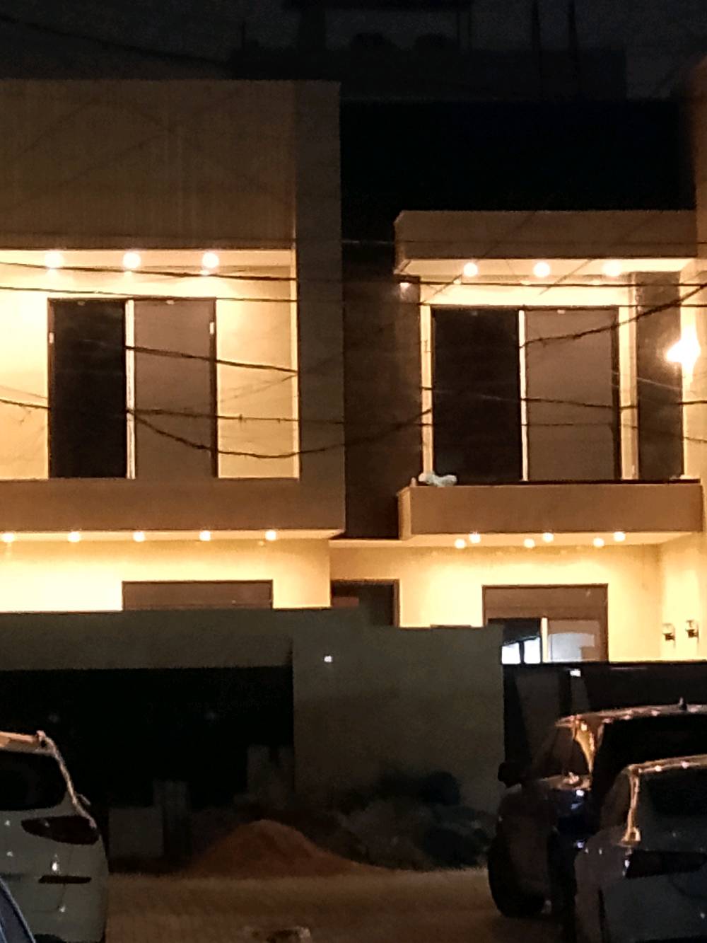 
هل تقدر توضح أكثر عن تفاصيل الخدمات الكهربائية المقدمة؟: 
فني كهرباء اشتغل صيانه وترميم وتبديل وجميع الاعطال الكهربائية في بغداد الرصافه ***********
وين مكانكم بالتحديد داخل العراق؟: 
بغداد الرصافه 