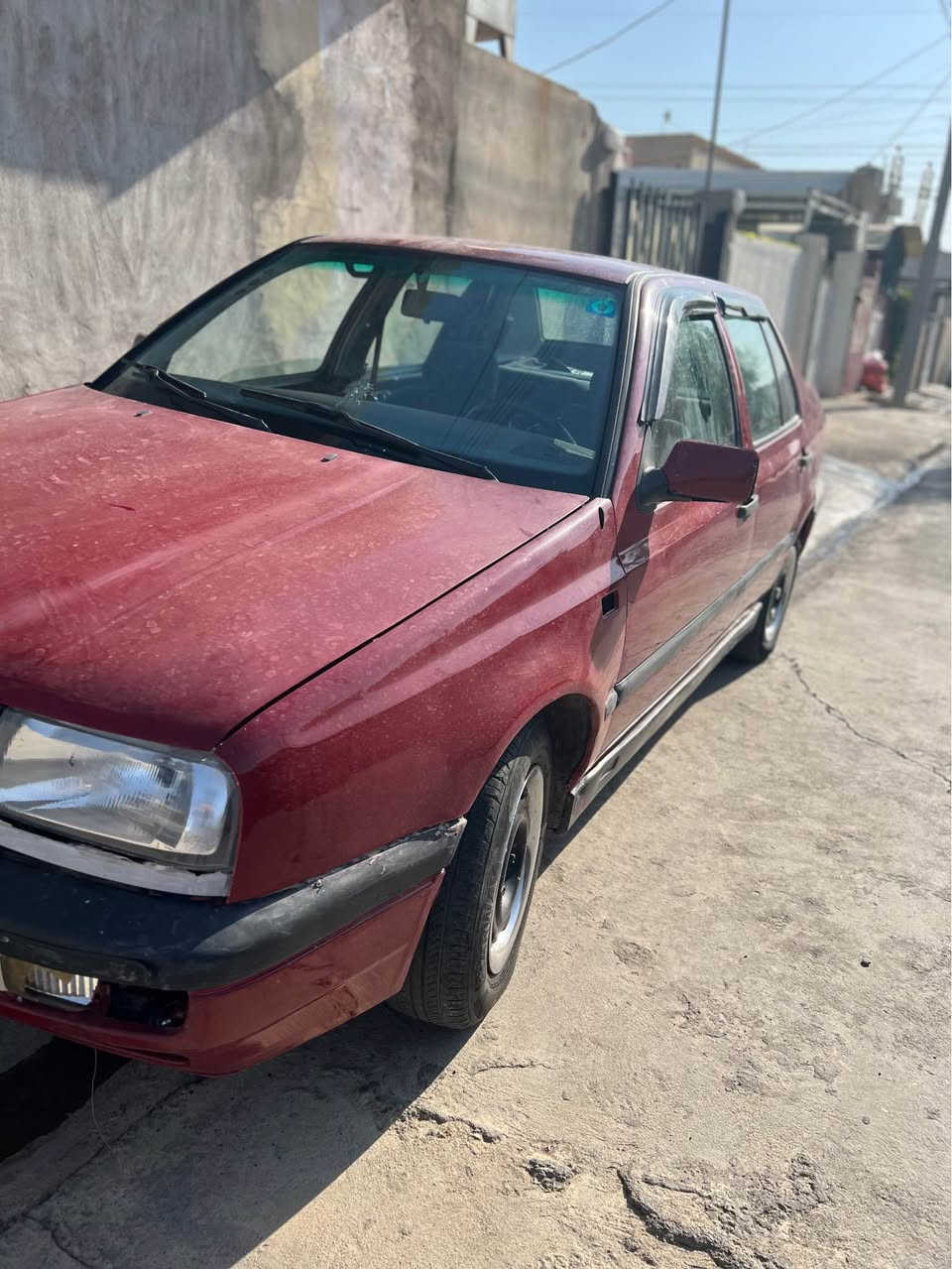 سيارة جيتة(فينتو)
موديل السيارة ١٩٩٣
السيارة مابي كل شي بس تفول البنزين و تبدل دهن ماشالله سيارة مال بيت نضيفة
و مشروع وطني صاحب السنوي موجود تريد وكالة او تحويل كبل يسوي لك 
و بالصورة سيارة وسخة ما مغسولة 
الشراي يدزلي رسالة او يتصل علي ***********
اذا مو شراي لا تخابر و لا تكسر بالسعر بي مجال قليل اذا يعجبك نتفاهم علسعر و اذا ما يعجبك لا تدوخني كركوك, العراق
