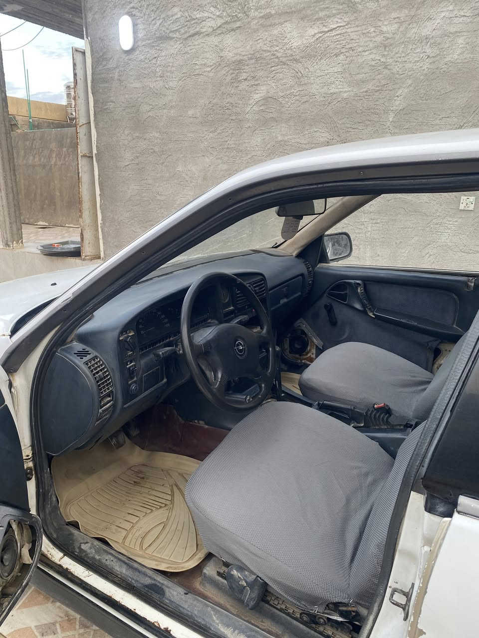 السلام عليكم
أوبل اوميكا ١٩٩١
سنويه ٢٠٢٧
مداور ثاني يوم
كهربائيات كل شغاله
كير ومحرك خير من الله سعر ٢٧وبيها مجال
***********
