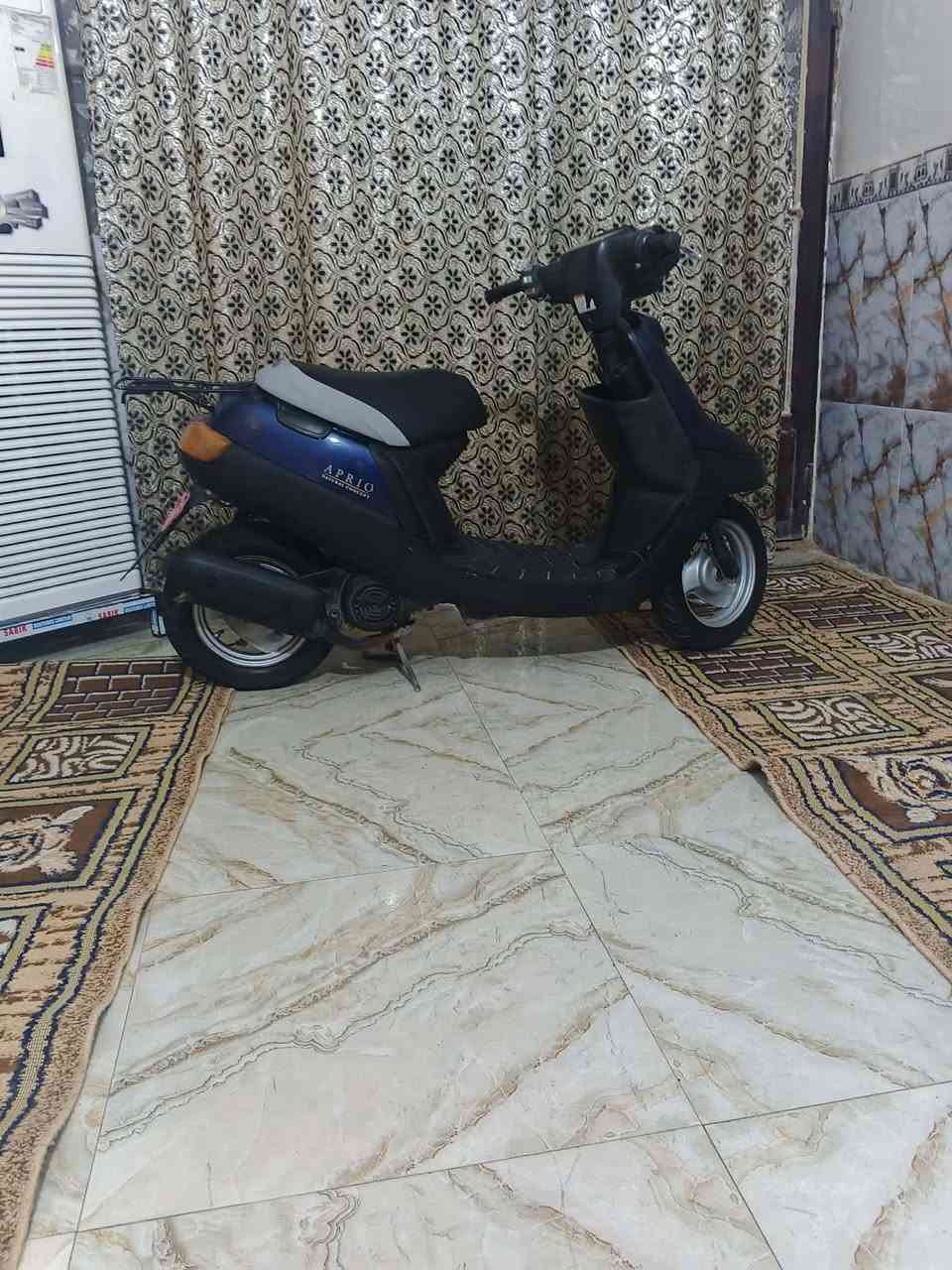 السلام عليكم دراجه للبيع موديل 99ما مفتوحه كهربائياته كله شغاله سلف هندر سعر 350مكان كربلاء حي العامل الاتصال عل رقم ***********

