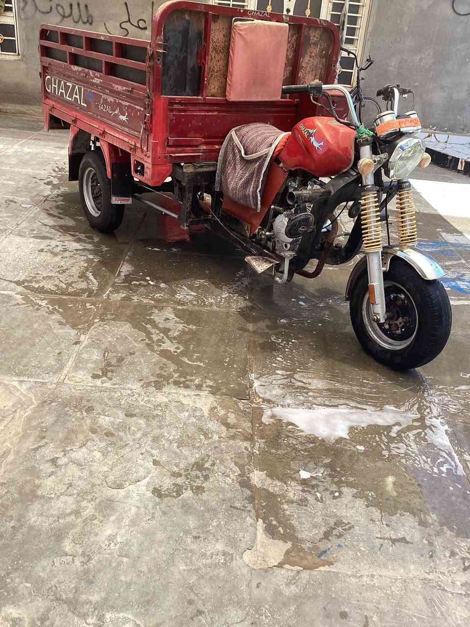 سلام عليكم
ستوته جمره فحل للبيع موديل 2020
مكينه 150cc جديده كفاله عامه 
كير بوكس جانبو 200cc
گاردن اكسل جديد بل باكيت 
بدي حصيره بلاد امغلفه حديد مغلون 
شاصي كفاله عامه اوراق اصولي 
سعر 1700 بيه مجال للشراي 
للتواصل ***********
