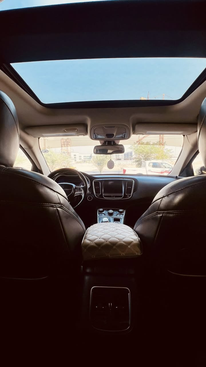 السلام عليكم
للبيع كرايسلر c200 2016 v6
وارد كندي عداد ٢٨٠
حادثها طعجة بجاملغ السكن + كلير بكندا
تبديل قبق جنطه نفس اللون .
#بدون ايرباك
تخم تاير جديد
ماشية 104 ميل قابل للزياده
المواصفات
- تو ويل مو فور ويل
- فتحة سقف (بانوراما)
- كراسي جلد تحكم كهرباء
- تدفئة كراسي و سترين
- سستم صوت مع مضخم الباين 
- تبريد قطعتين امامي خلفي + الامامي مناخين
- عينة دشبول C300 + شاشة اعطال كبيرة
- شاشة كبيرة لمس 
- بلوتوث
- دخول ذكي
- بصمة ابواب عدد ٢ 
- بصمة تشغيل
- تشغيل عن بعد
- تحكم ستيرن
- شفتات كير ستيرن
-سايد بريك بصمة
-كير ماوس
- اشاير بالمري
- كامرة خلفية دواره
- يدات باب نيكل
- ويل كب ١٨ 
- تراكشن
- تعتيم مرآة وسطية

مادري اذا بعد بيها مواصفات او لا 🤣 مجاي اتذكرهن كلهن. 

المهم السياره مواصفات ال C للاخير مال #جناي وحلوة 
صارلها اربع سنوات عندي.

السيارة مبرمجة مراوح يعني حماوة ماكو بعز ام الصيف  والتبريد ما يتسولف عنه  ثلج الحمد لله ومبرمج بوابات راديتر و السرعة مفتوحة

السياره متعوب عليها

السيارة رقم اربيل سنوية ل ٢٨ وباسمي تحويل او وكاله 
الي يعجبك
مكان السياره /النجف
***********
