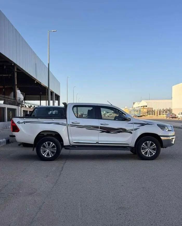 سلام عليكم 
للبيع بيكم تيوتا هايلوكس فورويل مديل 2022 سعودي رقم سياره بابل بسمي مداور ثاني يوم كير اوتماتيك تبريد قطعتين بس بارده قليل بيها  والباقي مكفوله كفاله عامه من كلشي مكنيه كير حداديه تبريد كله جاهز فول بصمه 1/1 سعر 305 وبيه مجال المكان  النجف  
الاستفسار 

‭0782 934 6113‬

‭0771 178 3134‬
