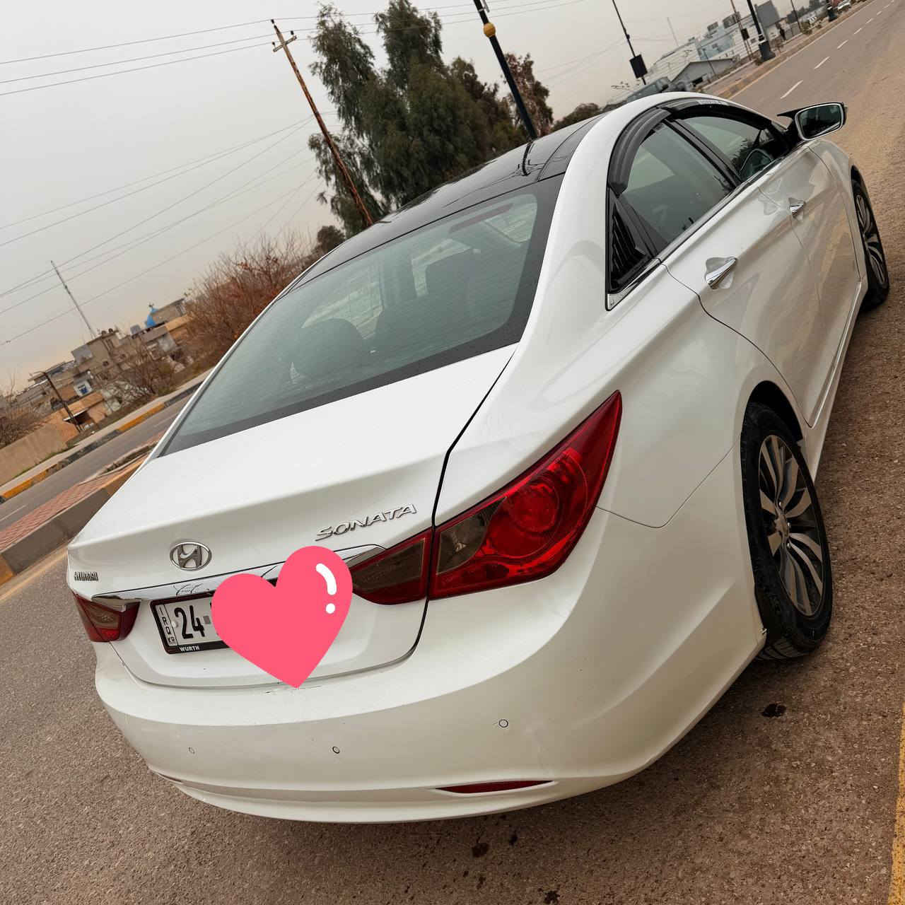 سوناتا مديل 2010 سيارة بيت  رقم دهوك
ابيض صدفي 
بدون ضرر فقط جاملغ بارد طرف السائق الامامي 
تبريد أمامي خلفي 
سقف بانوراما
كشنات خزن وتدفئة
سنوية جديدة هزة جديد 
محرك وكير كفالة 
طخم أمامي خلفي جديد
مواصفات اهواي...الخ
السعر 127 وبي مجال 
للتواصل والاستفسار واتساب واتصال 
***********
موصل/رشيدية
