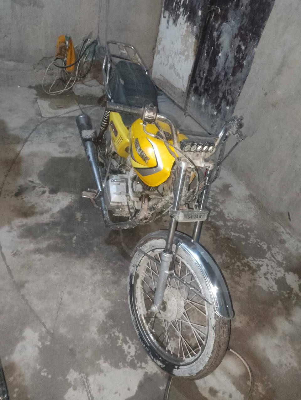 السلام عليكم شباب دراجه ايراني البيع كامله مابيه شي نقص دراجه خير من الله بكان بغداد  جسر اديالى الجديد الكرغوليى ***********شراي يخابر ويدلل السعر 350مابيه اوراق اكفلك سرقه عشاهر
