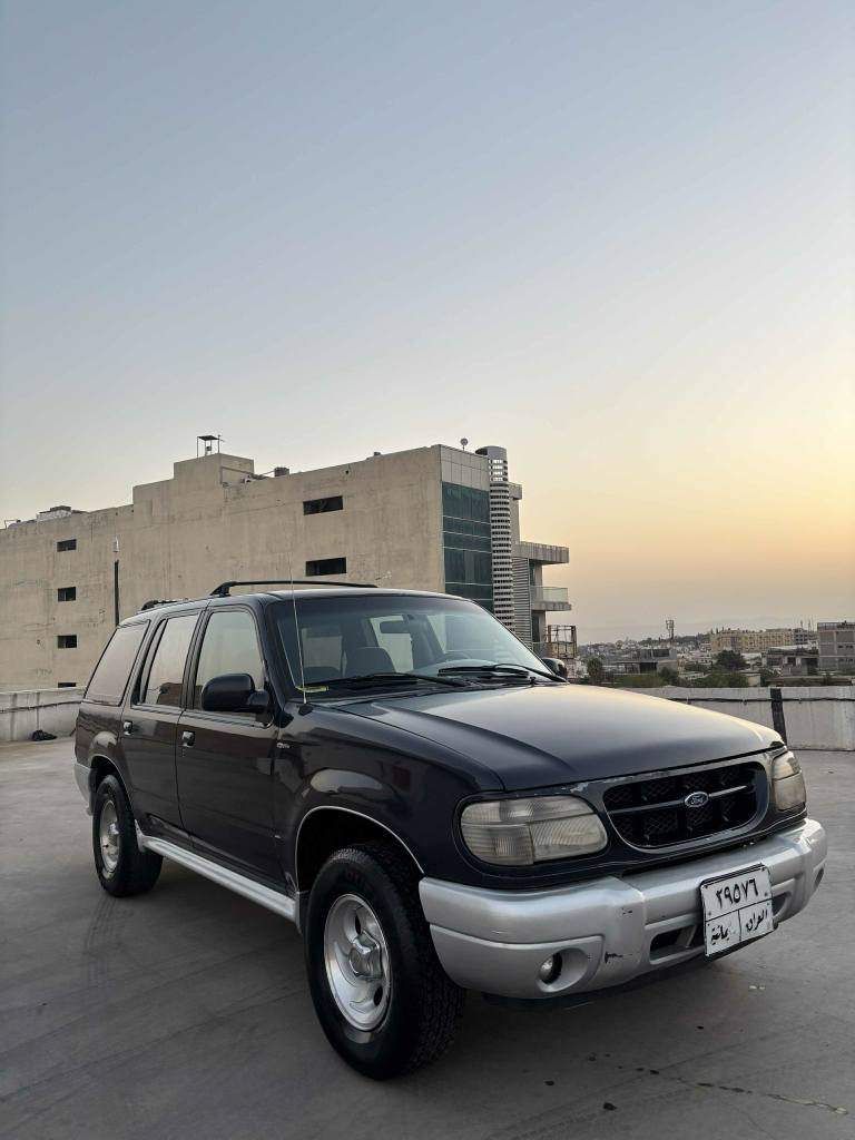 سەرەتا بەناوی خوای گەورە
فۆرد ئێکسپلۆرر مۆدێل ٢٠٠٠
میکینە ٤٠٠٠ دەبڵ ئەکسل غازو بەنزین نۆزڵ پلاک و بانس و فلنجەی تازە گۆڕاوە کامل مەسروف کراوە کارەبای و هەموو گیانی بەشەرت تەبرید سارد وگەرم لەسەر سیوچ ئەکسل و دەبڵ ئەکسل بەشەرت ٤ تایەی تازە بێ لێدراوی کامل بۆیاخ لەسەر کاڵ بونەوە رەقەم سلێمانی سەنەوی و ئەولیات خرامە بە شەرت مەکینەی بەشەرتی دوکەڵ و بوخار 
شوێن سلێمانی سعر 60 گەڵا مەعامەلە
***********
*********** السليمانية, العراق
