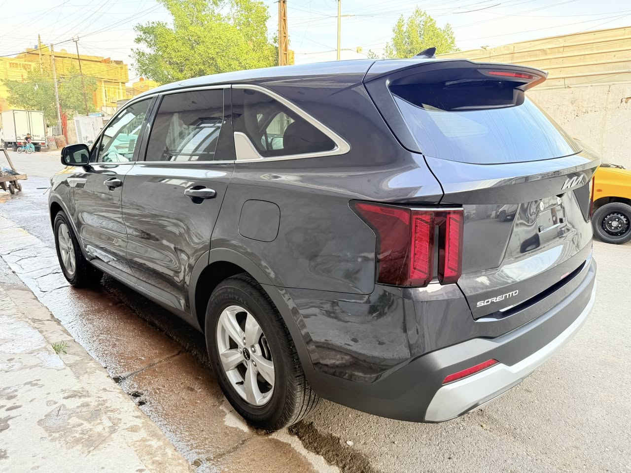 سلام عليكم سورنتو موديل 2025  

لون سيارة فيلي
    صور  حادث داخل منشور

سيارة حلوه ماشية 8 الف كيلو

مواصفات السيارة 

محرك 2500 تنفس طبيعي

كير 8 نمر  بصمه تشغيل بصمه بوب

كير عادي واتو + فور ويل

رادار امامي خلفي

شاشة متصله

7 انظمة قيادة

طبيعي - رياضي - اقتصادي- ذكي- تزحلق - دفع رفاعي -انحدار

7 راكب  قطعتين تبريد  تحكم ستيرن  تحكم تبريد شاشة

هاند بريك بصمه

اوتو هولد 

قياده ذاتية 

تحديد مسار

ثبيت سرعة

اشارة ترحيب

 لمس  وبعد بيها هواي مواصفات

سيارة بدون دواخل مكفوله من شاصي و الغد

  سيارة  بدون رقم بدون رقم

مكان السيارة بغداد
***********
