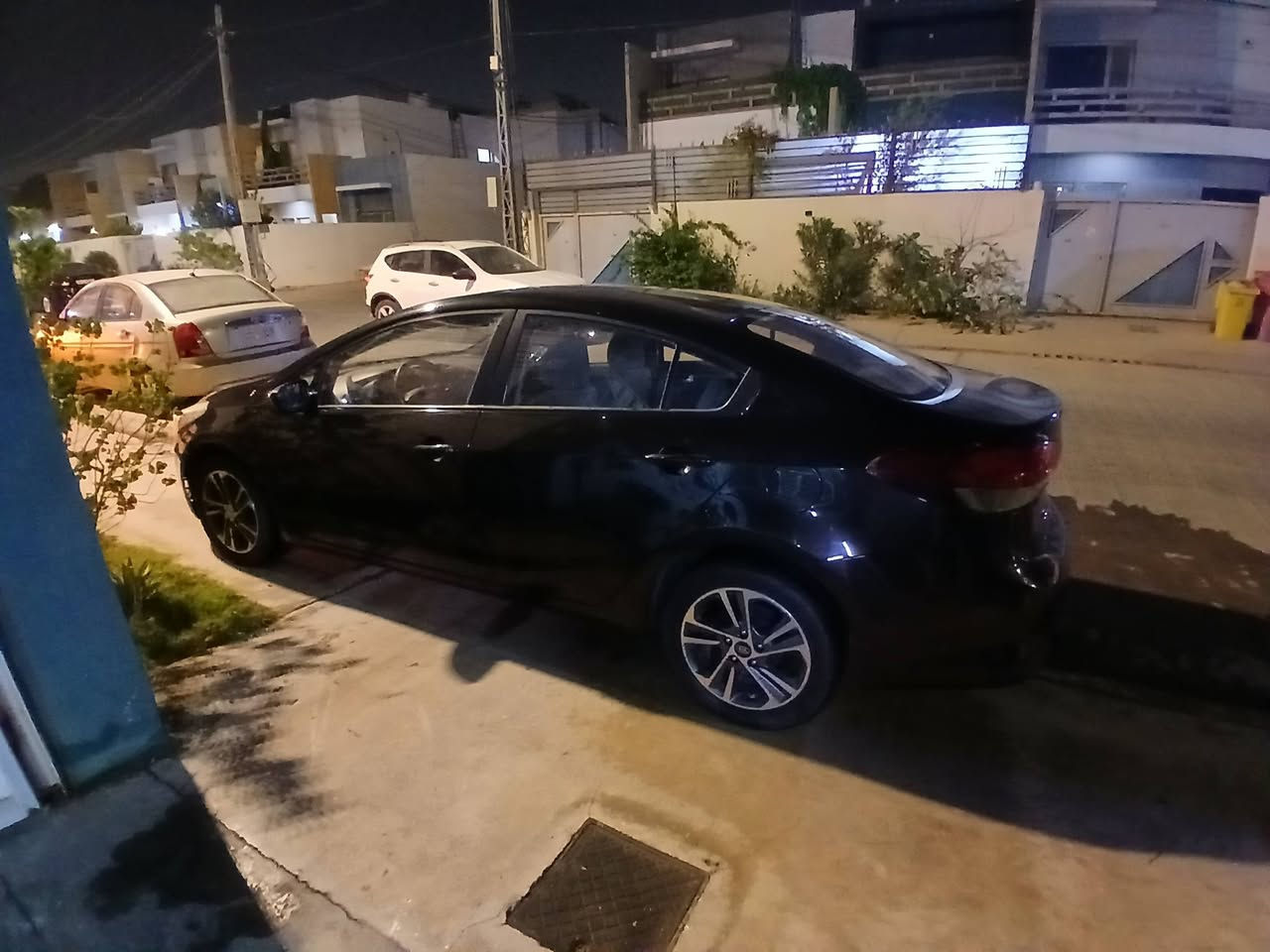 السلام عليكم سيراتو مديل ١٧ رقم اريبل دولي باسمي السعر ١٢٠ ترهم مراوس او بيع رقم الهاتف ***********
