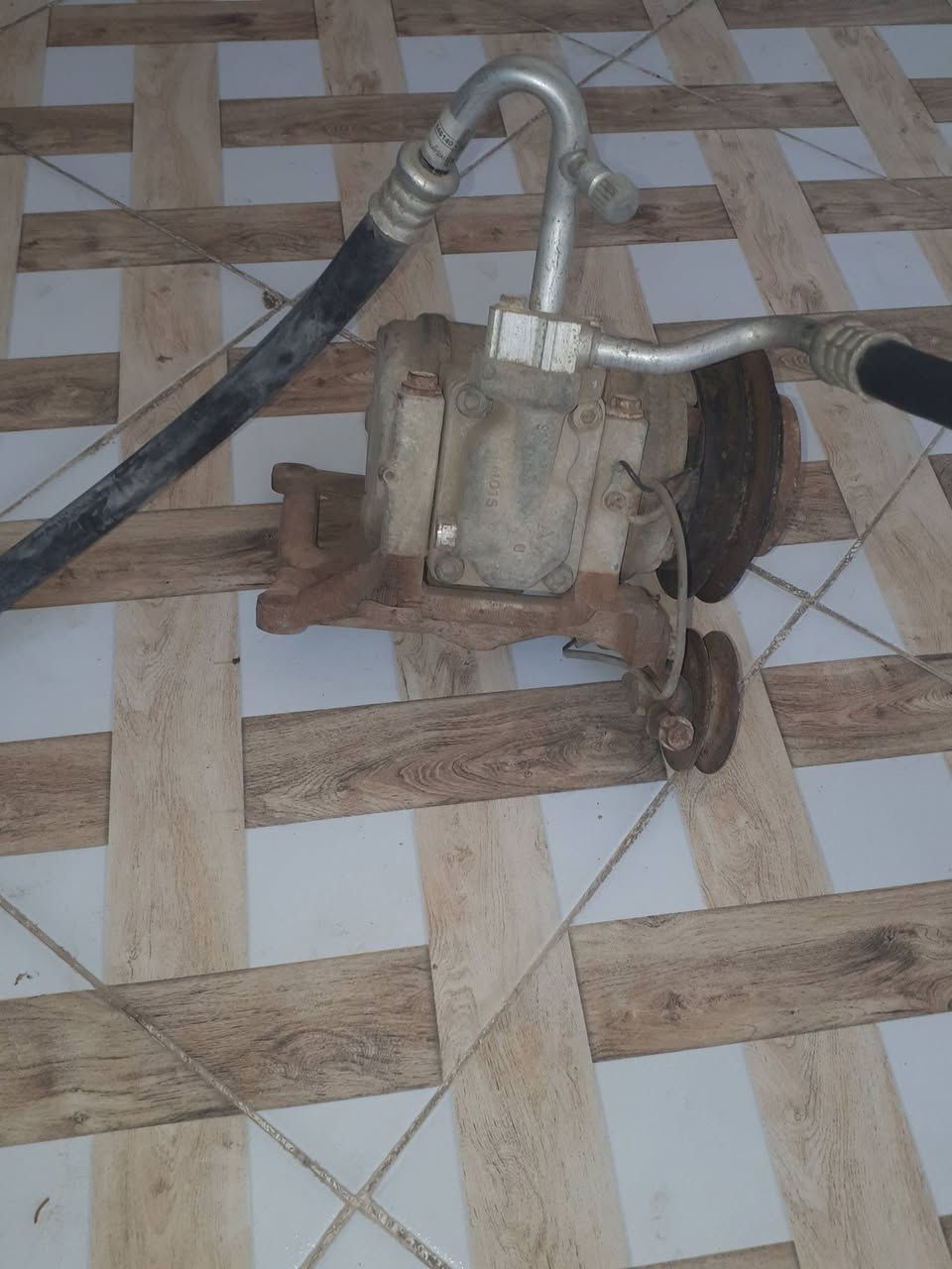 غراض ابروتون  سلف و كمبريسر تبريد و  جناح ، علمآ لا اتواجد على فيس الشراي يتصل عل هذا الرقم، ***********
