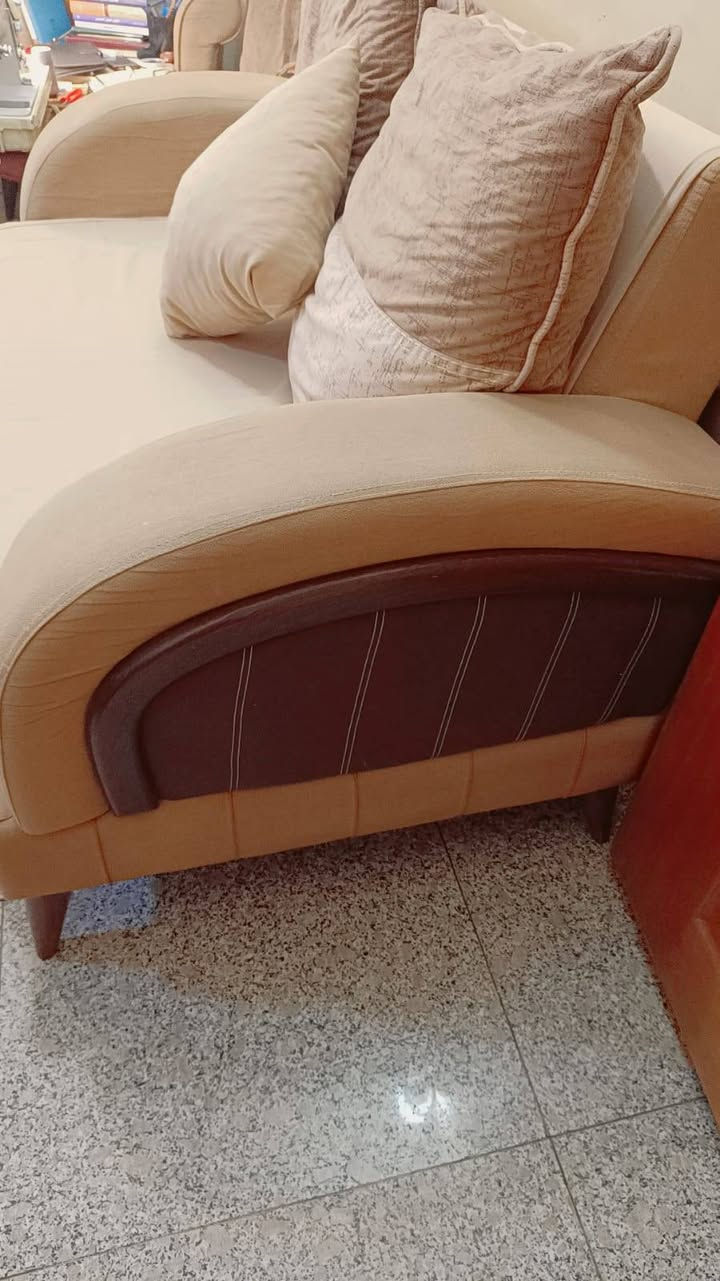 تخم 10مقاعد تركي مابي  اي ضرر مثل مشوفون المكان حي اور مع المقاعد والمفارش التواصل على الماسنجر


**إذا كنت صاحب هذا الإعلان وتريد حذفه لأي سبب، رجاءا أرسل رسالة إلى الدعم الفني**